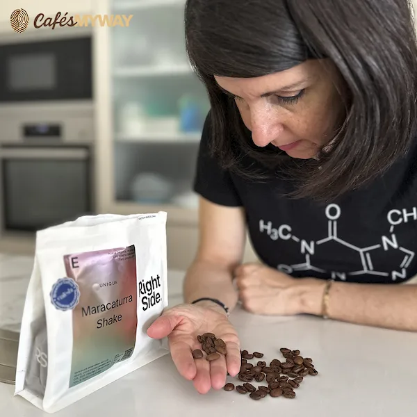 Lidia probando Right Side Coffee