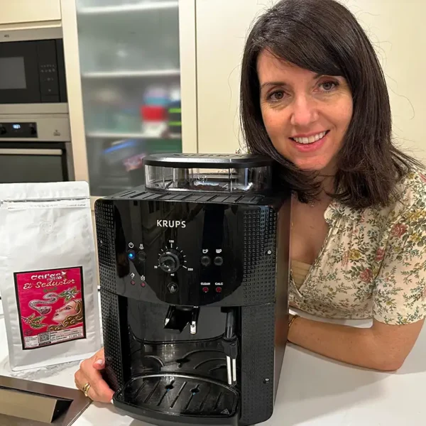 probando la cafetera superautomatica Krups Roma