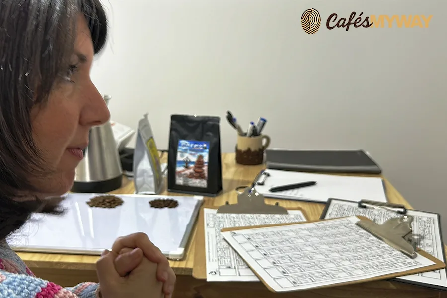 Lidia en la cata de cafés Myway
