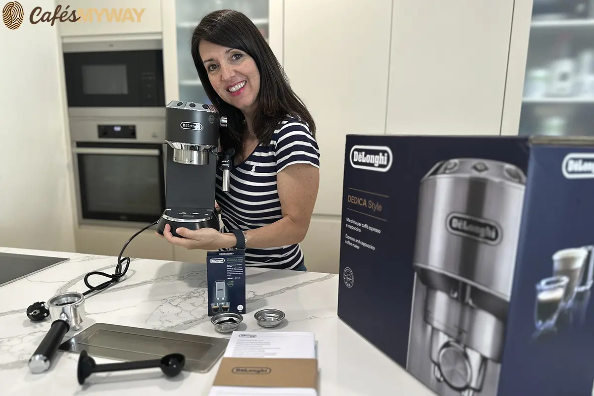 test cafetera express Delongui Dedica Lidia