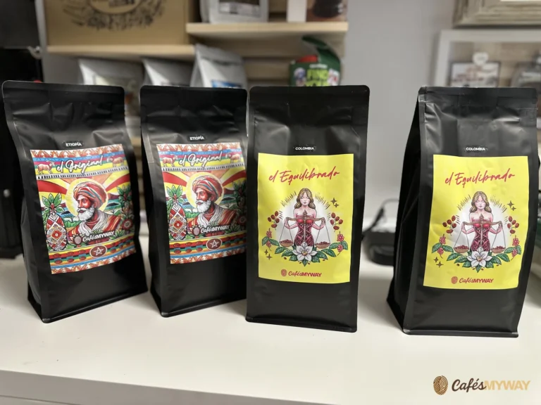Cuatro bolsas de Cafés MyWay de El Original y El Equilibrado sobre una mesa
